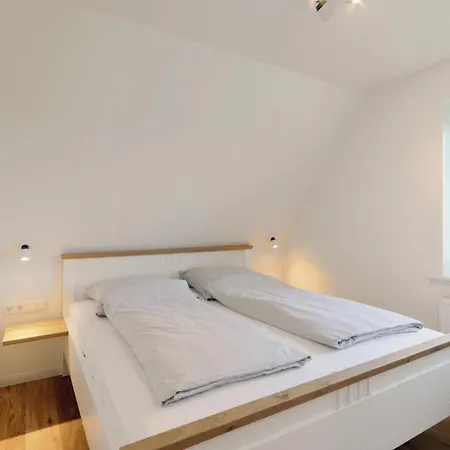 3 Bedroom Beautiful In Feriehus *