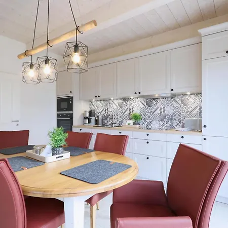 3 Bedroom Beautiful In Feriehus Dagebüll